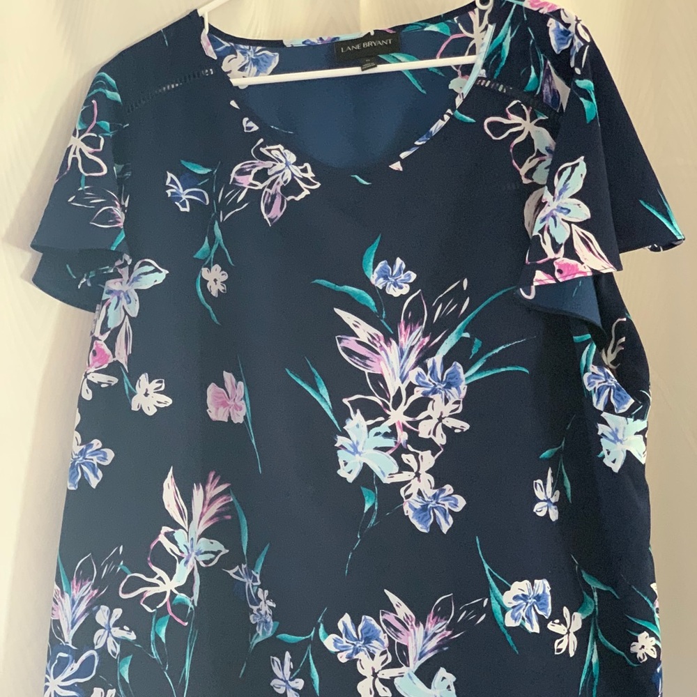 Lane Bryant flowly shirt